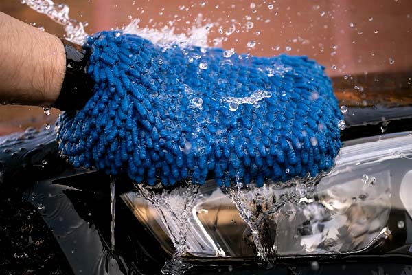 konjuhi-chenille-waschhandschuh-blue-2 KONJUHI Chenille Waschhandschuh Blue